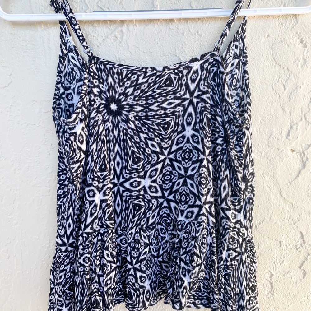 Patterned Tank Top - Picture 9 of 9
